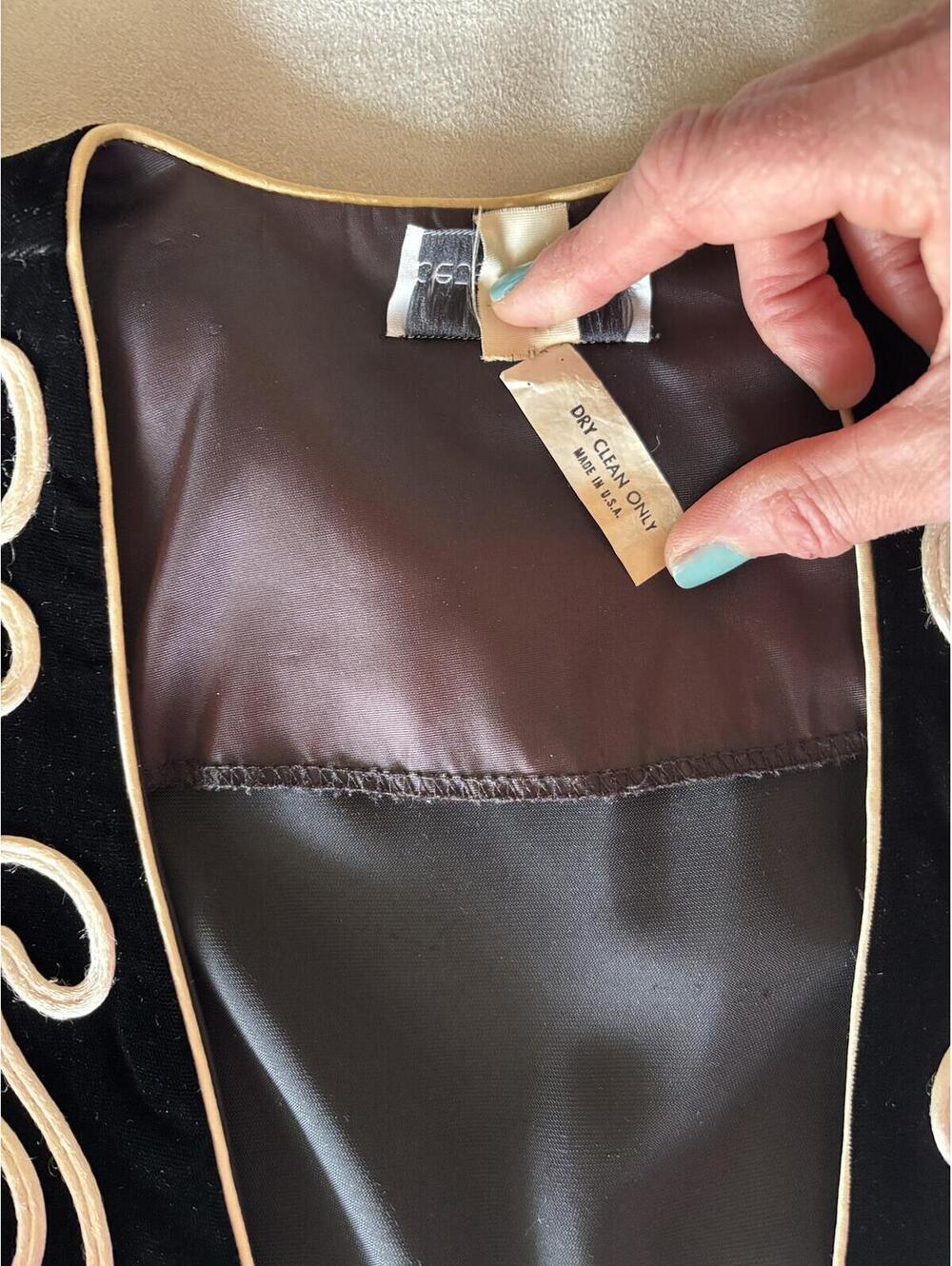 Vintage Black Velvet Jacket with White Embroidered Detail - Picture 6 of 9